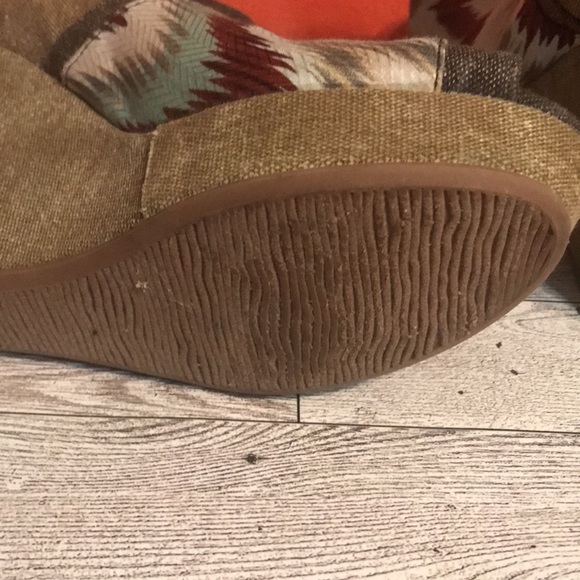 FUN WEDGES…from Charlotte Russo - Picture 4 of 6